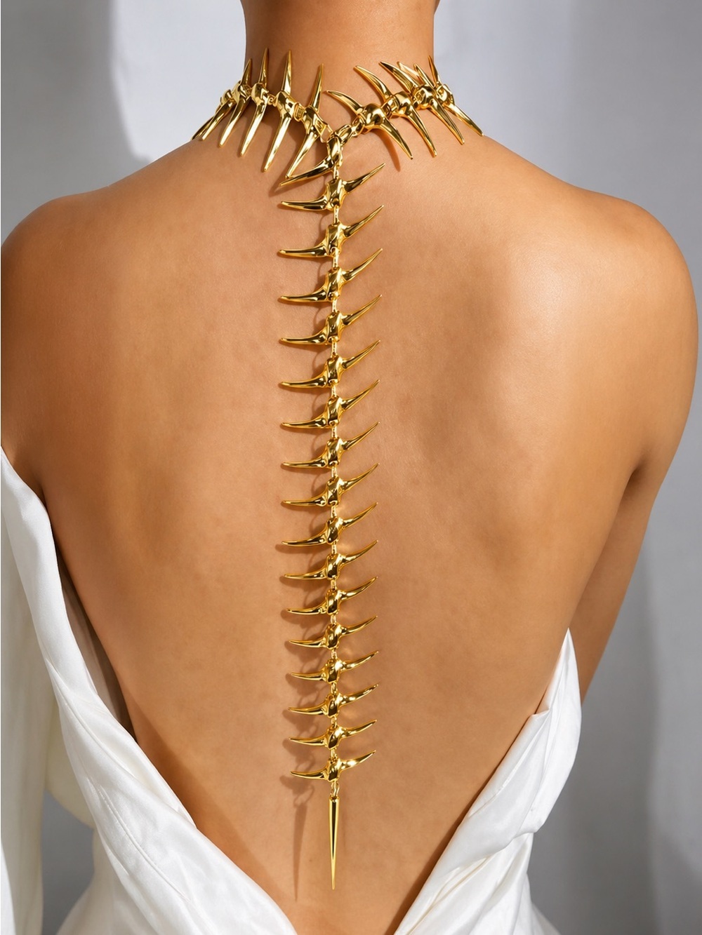 Avangarde Gold Spine-Back Gothic Necklace - Picture 3 of 5